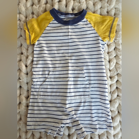 2 Carters Rompers - Picture 7 of 10